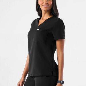 Figs Women’s Catarina One Pocket Scrub V-Neck Short Sleeve Tee Black Top XS